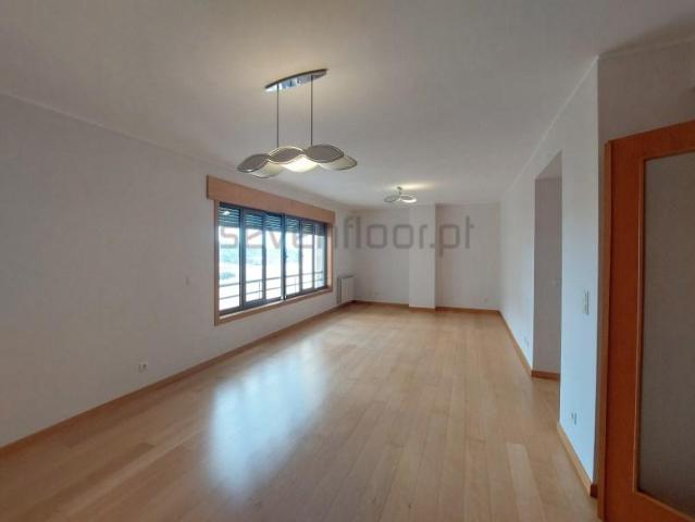 Apartamento alugar em Quires, Vila Nova da Telha