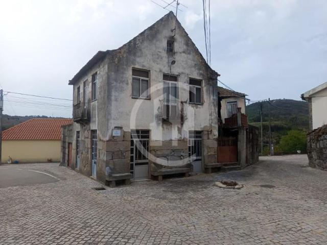 Casa venda em Mourilhe, Viseu