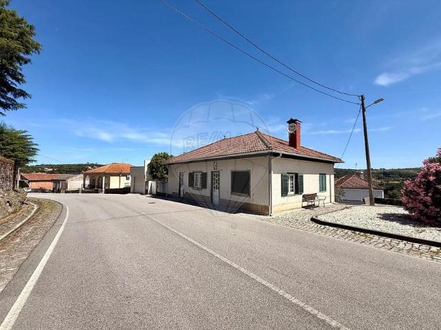 Casa venda em Mourilhe, Viseu
