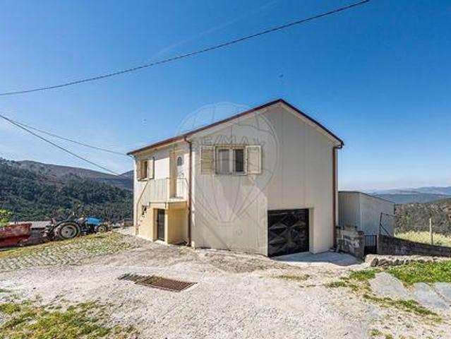 Casa venda em Mondim De Basto, Vila Real