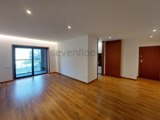 Apartamento venda em Porto