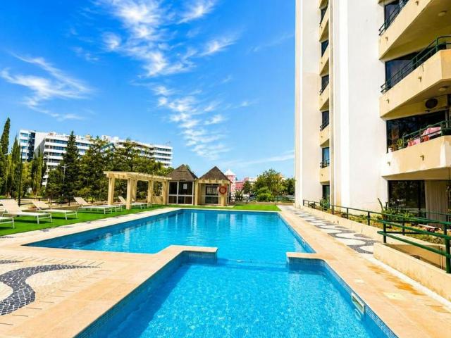 Apartamento alugar em Quarteira, Loulé