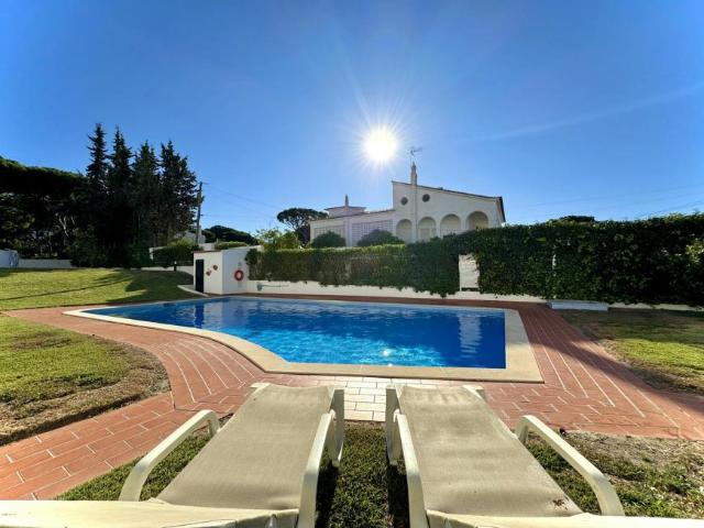 Apartamento alugar em Quarteira, Loulé