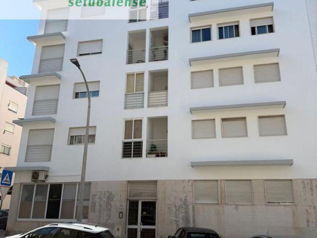 Apartamento alugar em Afonso Costa, Setúbal
