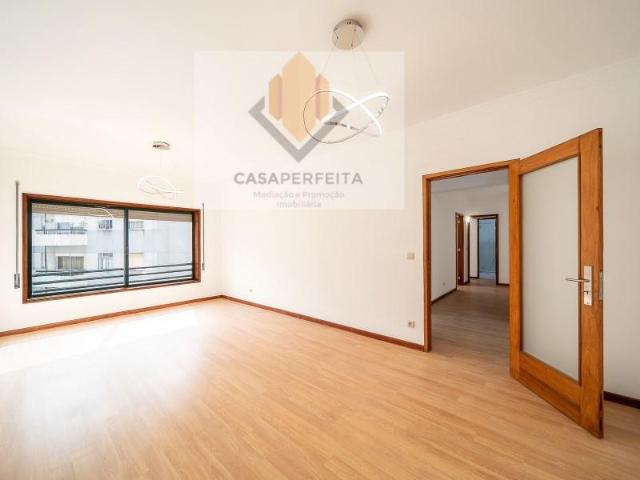 Apartamento venda em Laborim, Vila Nova De Gaia