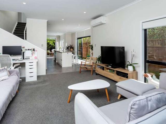 House for sale in Paremoremo