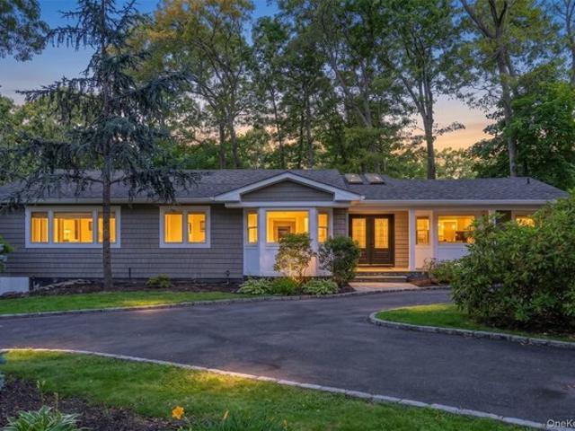 House for sale in Melville, Town of Huntington