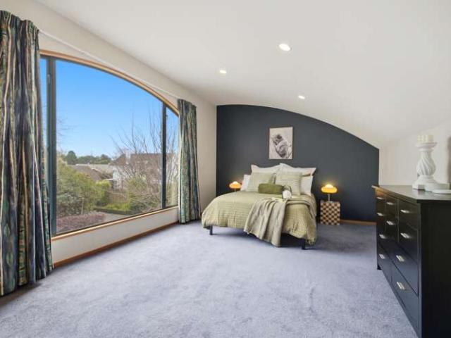 House for sale in Chaslands, Canterbury