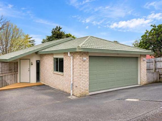 House for sale in Henderson, Henderson-Massey