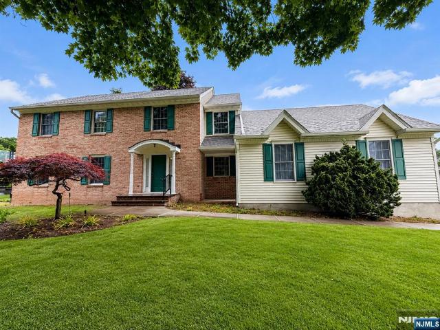 House for sale in Midland Park, New Jersey