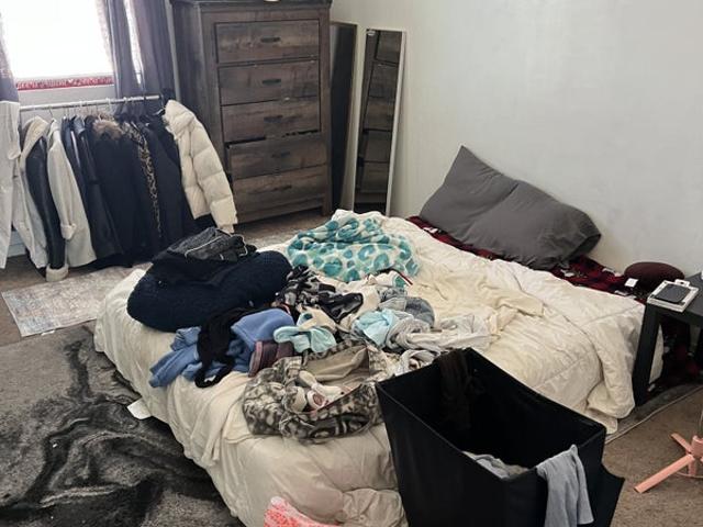 Room for rent in Canyon Country, California