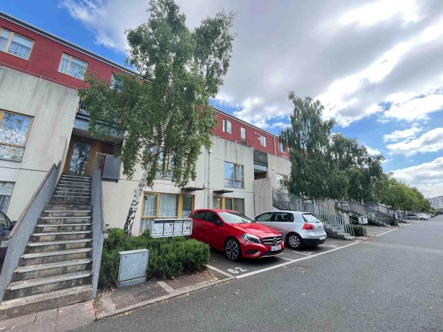Apartment to rent in Bluebell, North Tipperary