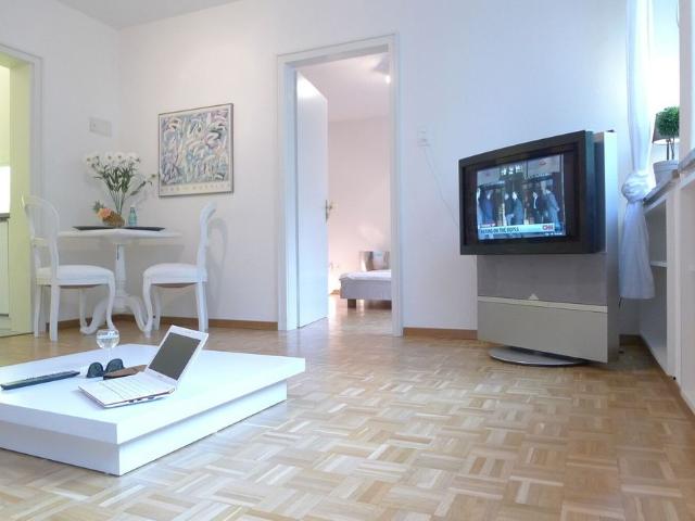 Apartment mieten in Einigen, Zürich