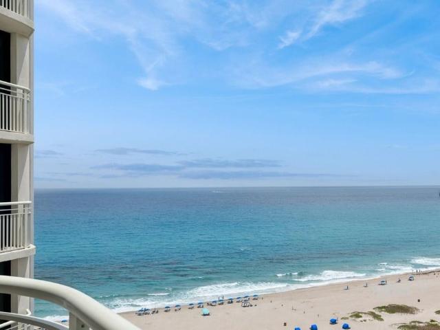 Apartment for sale in Riviera Beach