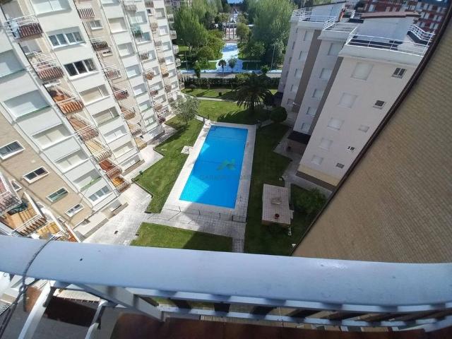 Apartamento en alquiler en Laredo