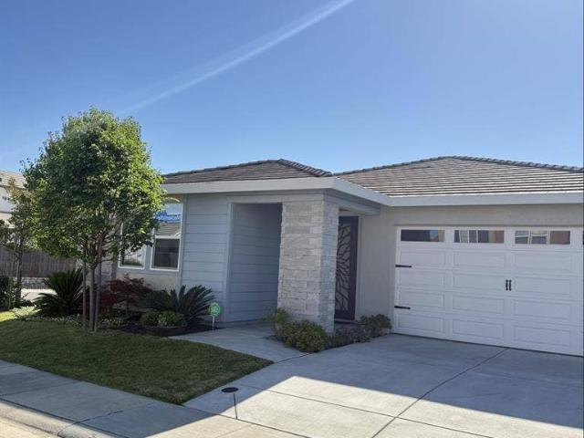 Room for rent in Mather, California