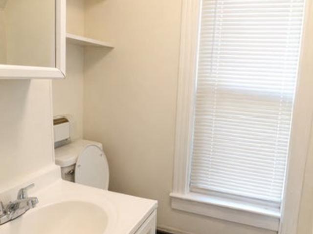 Room for rent in Maine