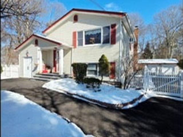 Room for rent in Town of Brookhaven, Suffolk County