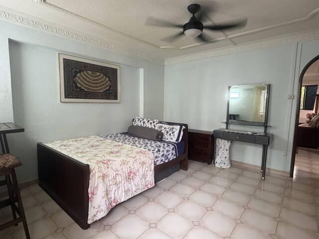 Room for rent in Kaki Bukit, Singapore