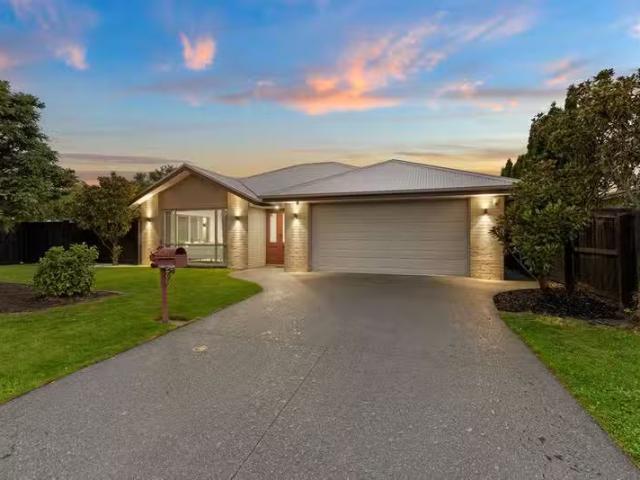 House for sale in Chaslands, Canterbury