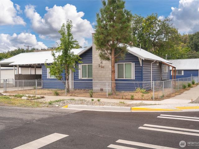 House for sale in Omak, Okanogan County