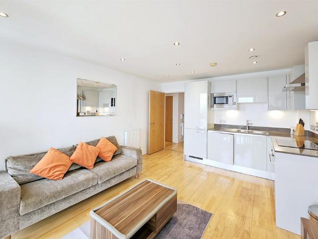 Apartment for rent in London Borough of Lewisham, Deptford