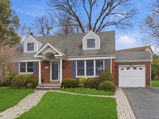 House for sale in Huntington, New York