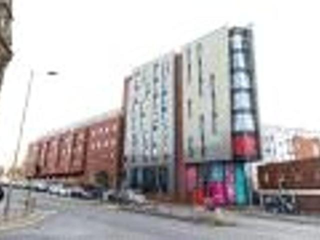 Studio for rent in Calderstones