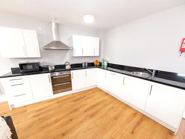 Studio for rent in Calderstones