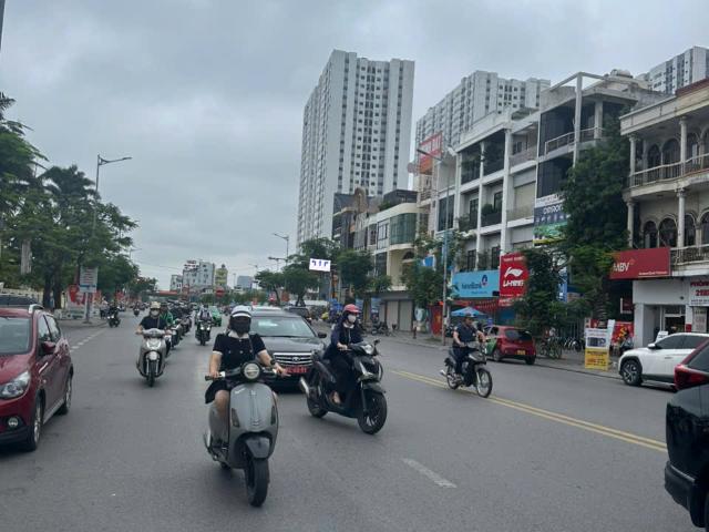 Nhà mặt phố bán