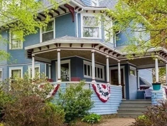 Room for rent in Bristol, Massachusetts
