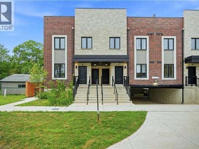 Townhouse for sale in Niagara, Ontario