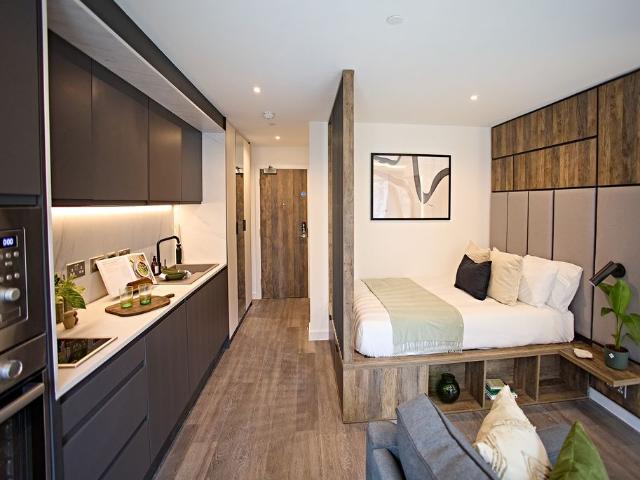 Studio for rent in West Yorkshire