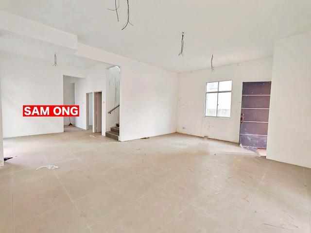 Bungalow for sale in Wellesley, Penang