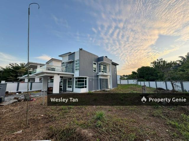 Bungalow for sale in Malaka