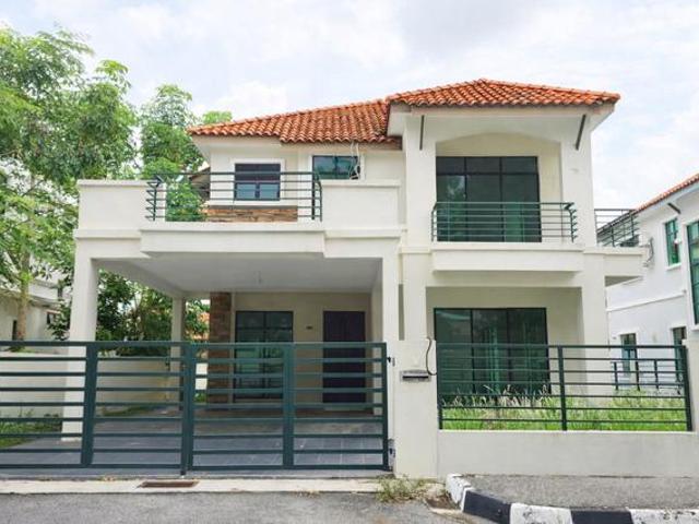 Bungalow for sale in Wellesley, Penang