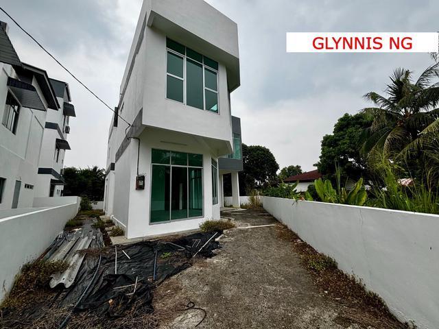 Bungalow for sale in Wellesley, Penang