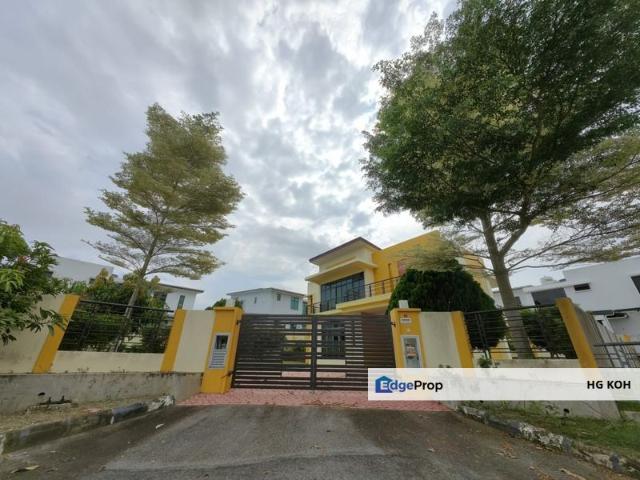 House for sale in Malaka