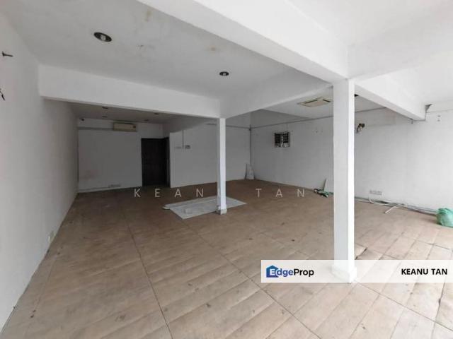 Shop for rent in Petaling Jaya, Petaling
