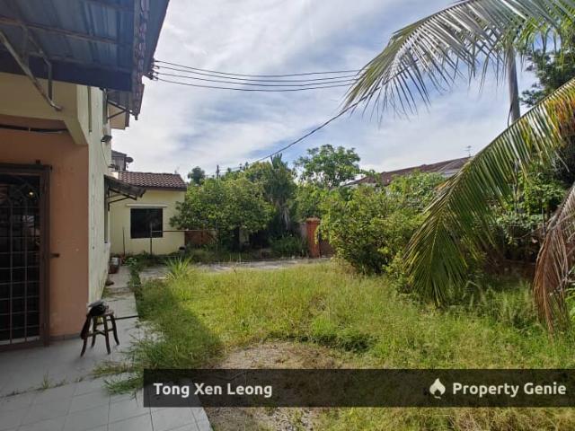 Terraced House for sale in Malaka
