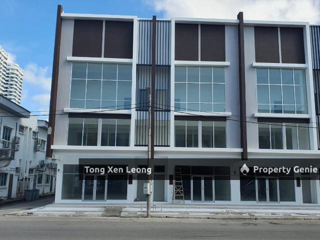 Condominium for rent in Malaka