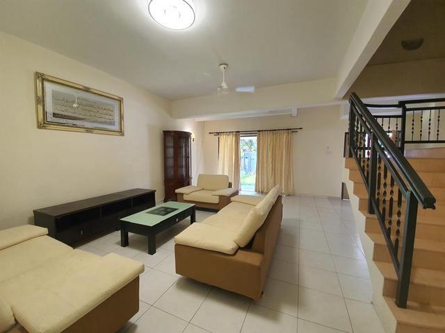 Terraced House for rent in Malaka