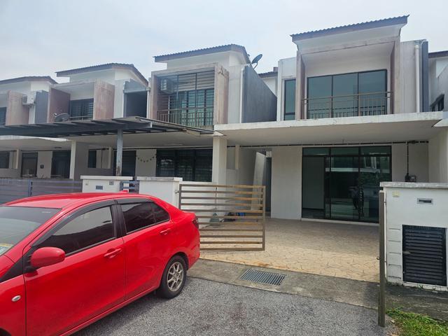 Terraced House for sale in Tanjong Sepat, Selangor
