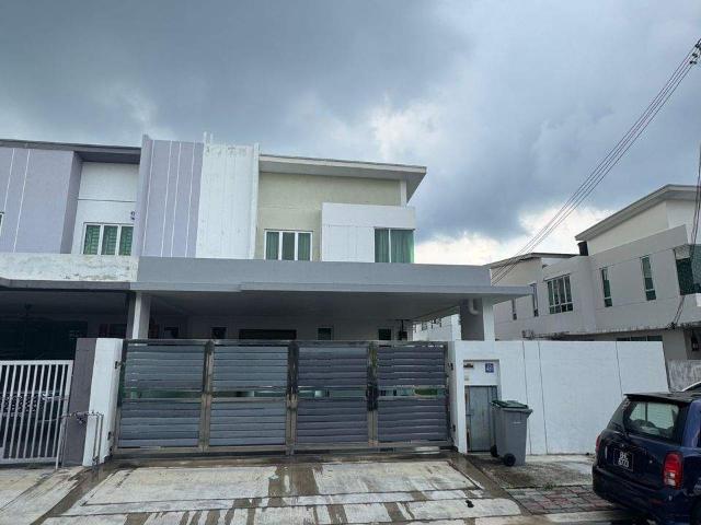 Room for rent in Sendayan Village, Negeri Sembilan