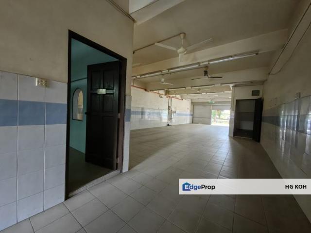 Shop for rent in Malaka