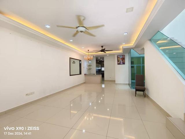 Terraced House for sale in Seri Kembangan, Majlis Bandaraya Subang Jaya