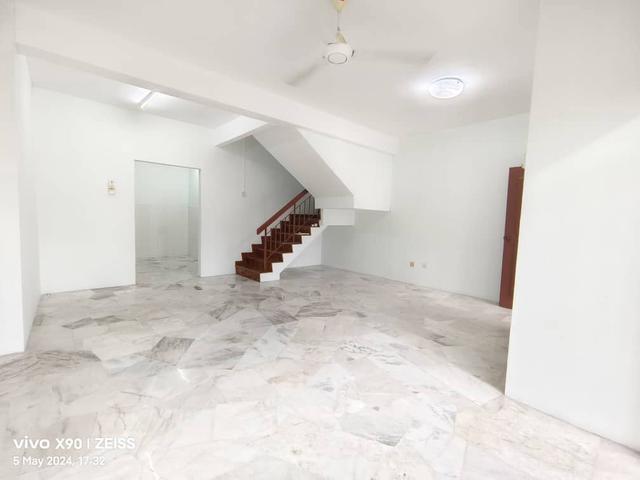 Terraced House for rent in Seri Kembangan, Majlis Bandaraya Subang Jaya