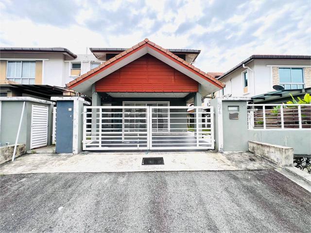 Residential House for sale in Kajang, Langat