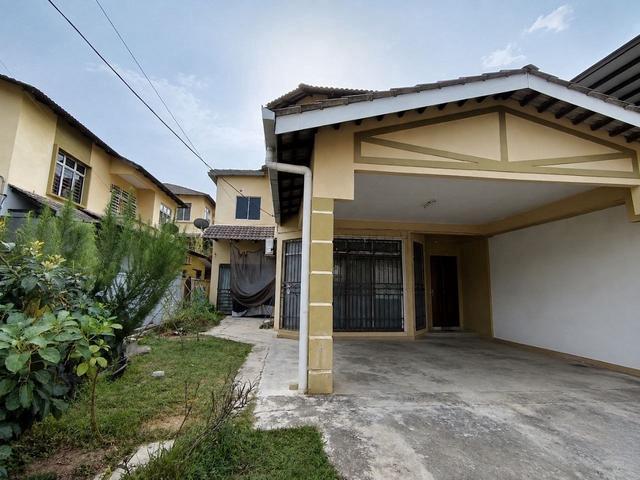 Residential House for sale in Tanjong Sepat, Selangor