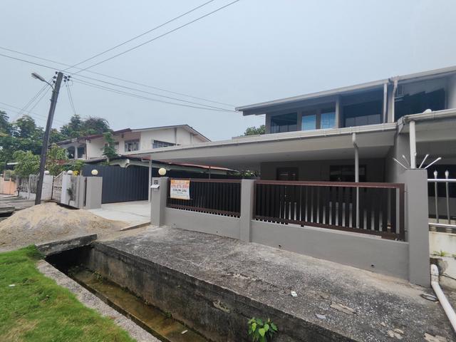 Residential House for sale in Kuching, Bahagian Kuching